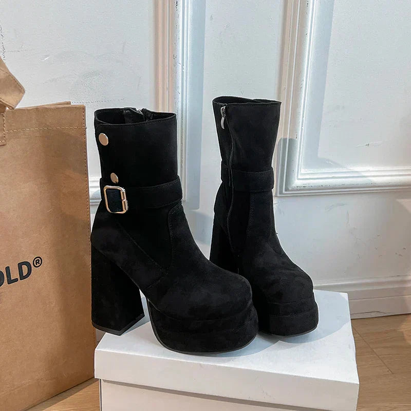 Amalia - Botas de estilo urbano con personalidad y confianza