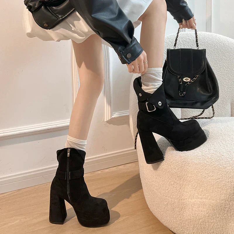 Amalia - Botas de estilo urbano con personalidad y confianza