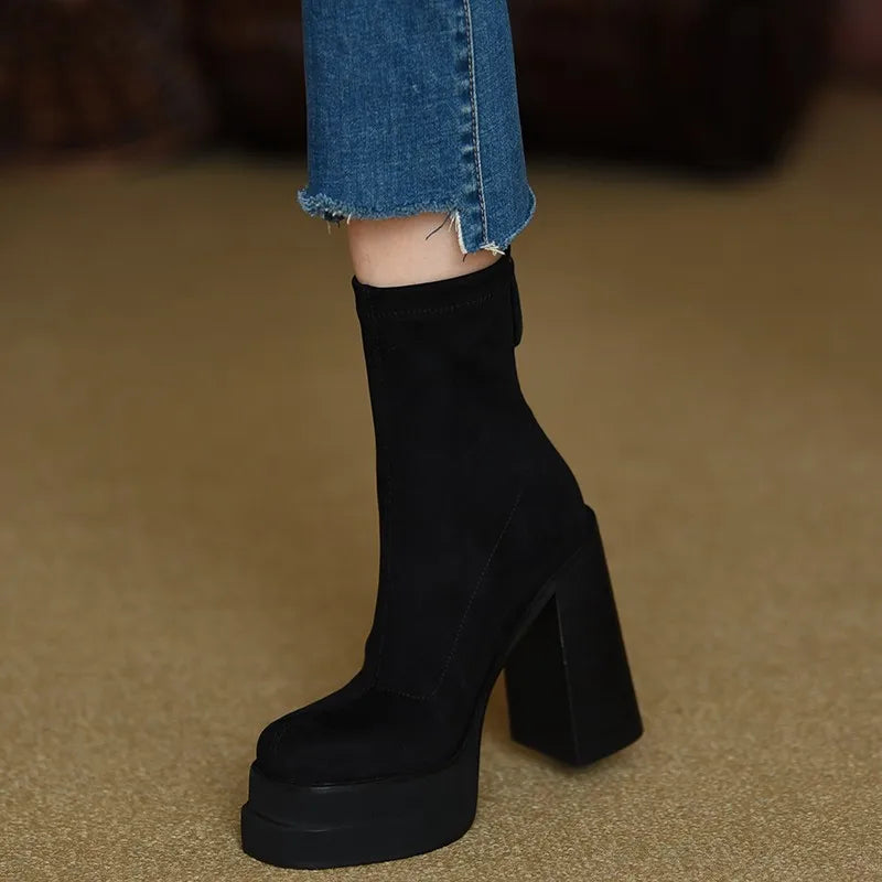 Olga - Botas con estilo moderno y la comodidad del ante