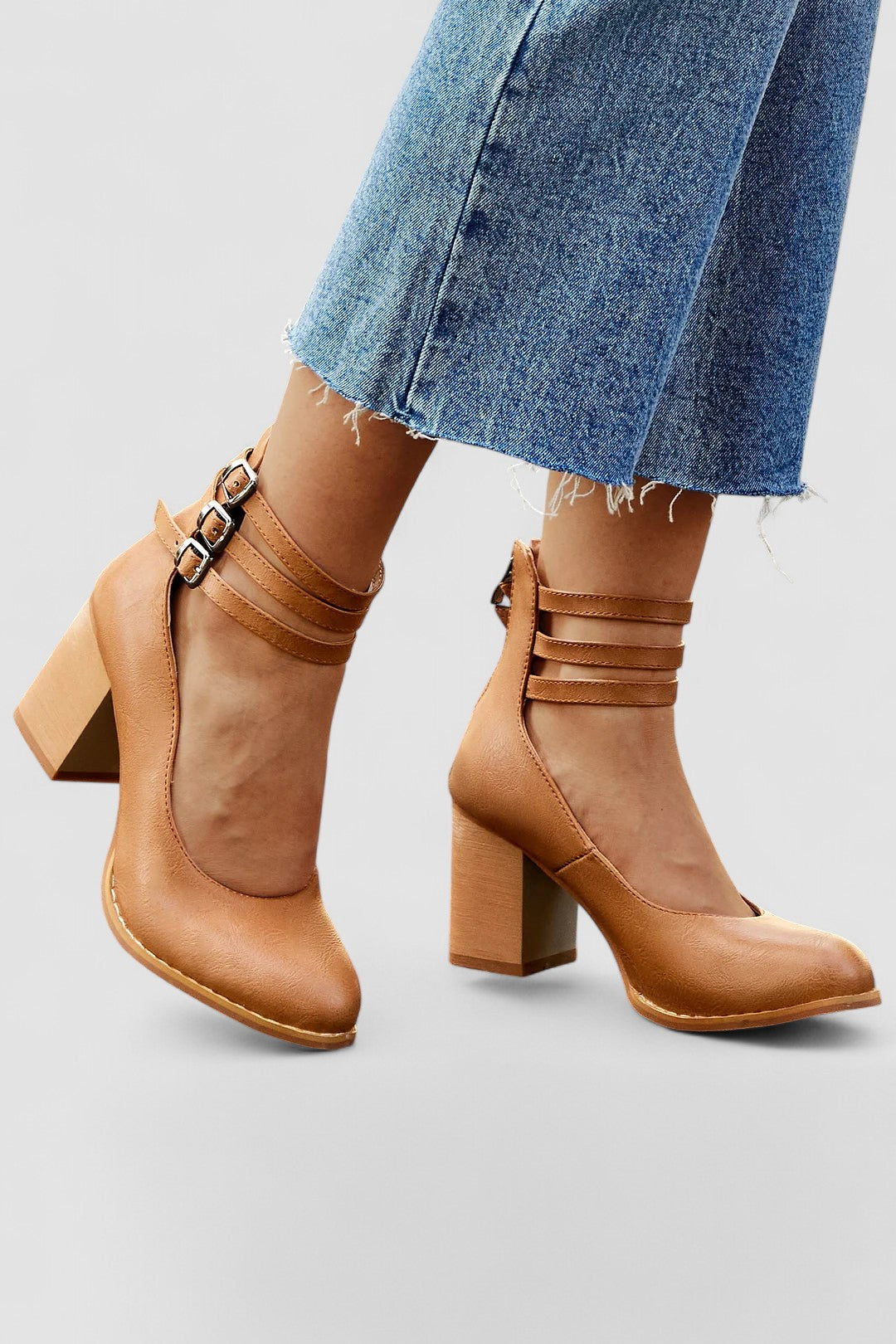 Casilda - Sandalias lisas con tira en el tobillo y suela gruesa